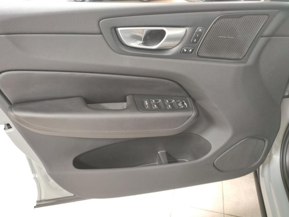 VOLVO XC60 2025