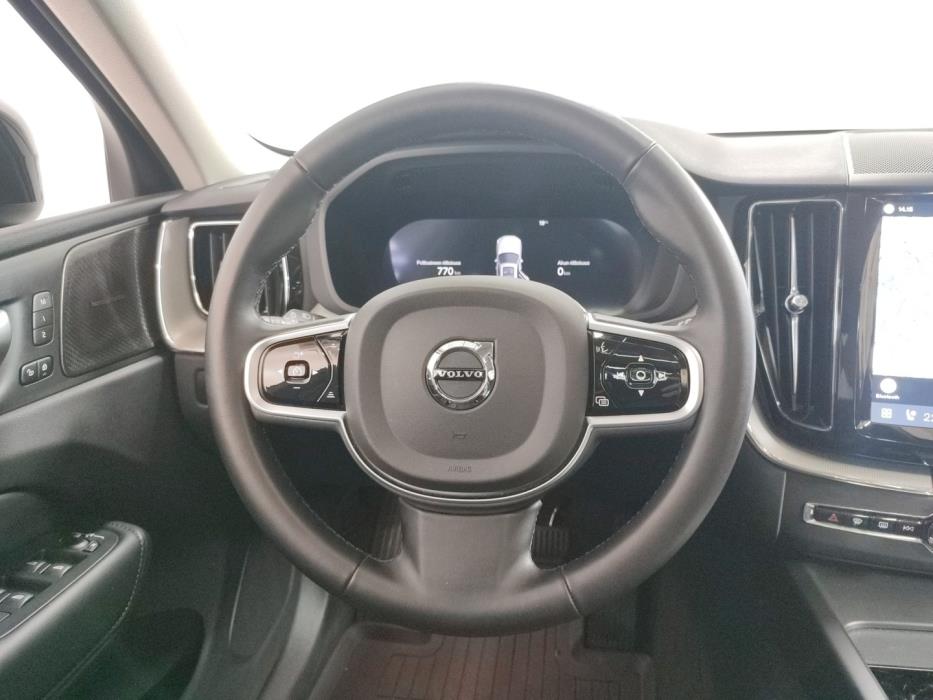 VOLVO XC60 2025
