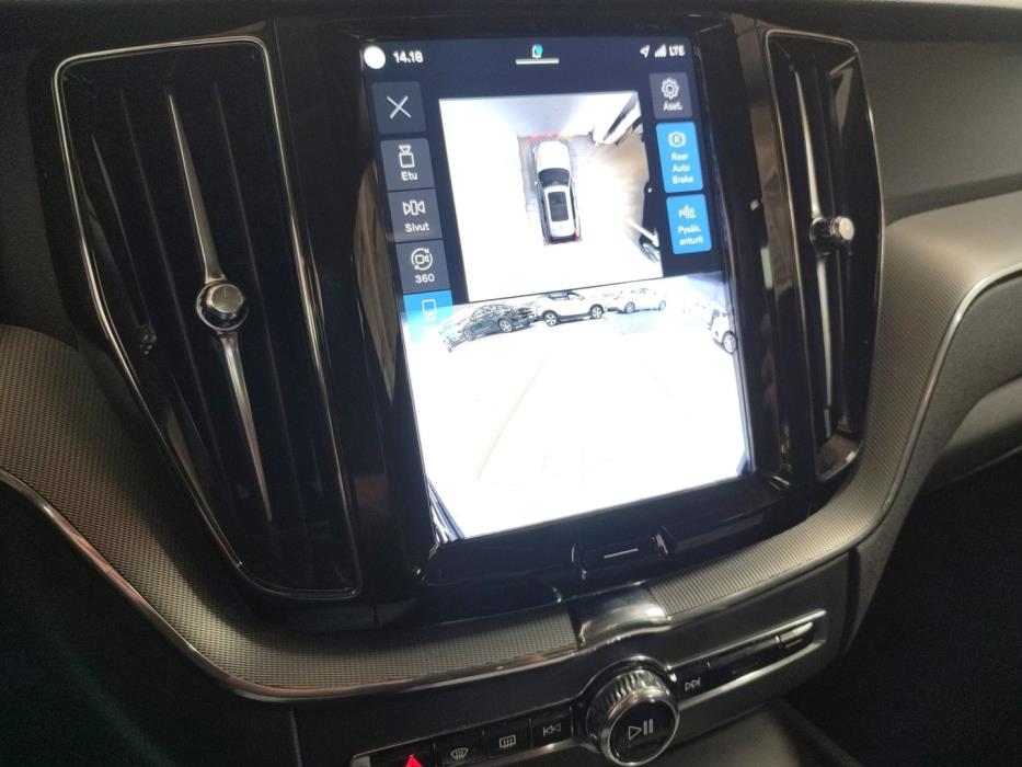 VOLVO XC60 2025