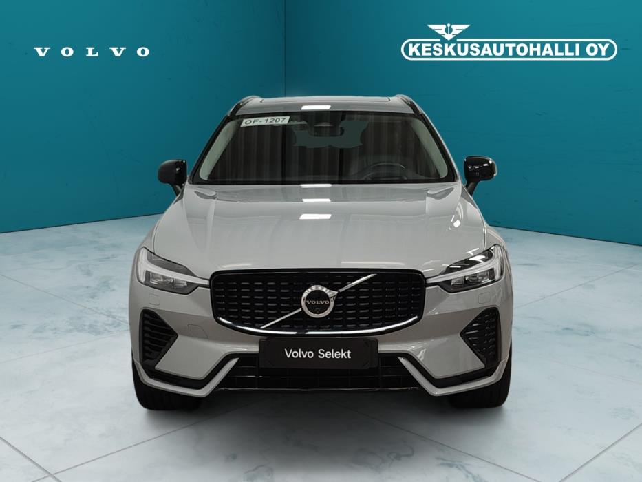VOLVO XC60 2025