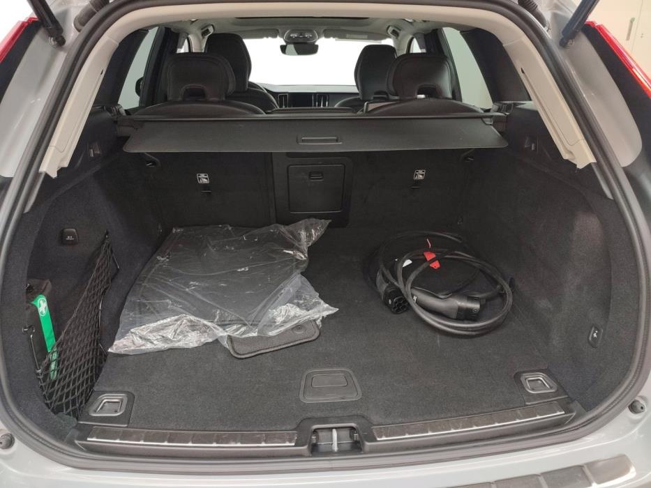 VOLVO XC60 2025