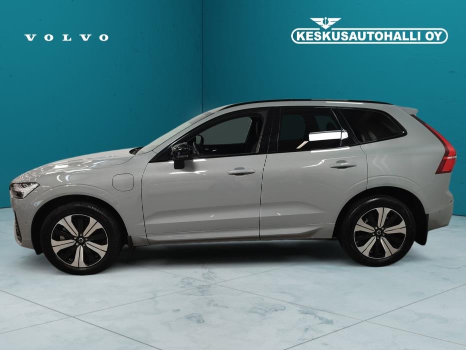 VOLVO XC60 2025