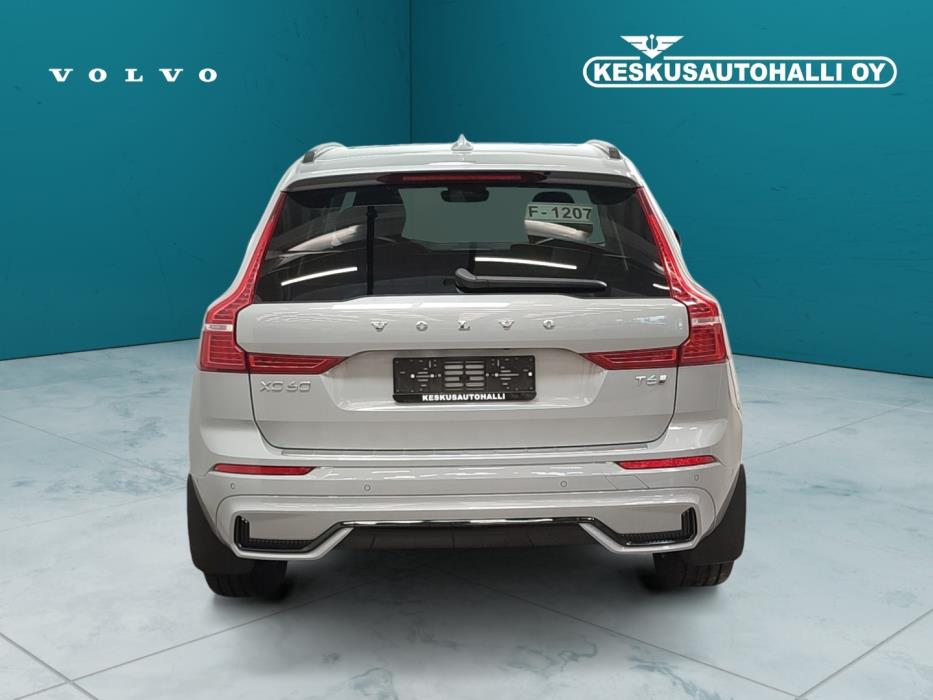 VOLVO XC60 2025