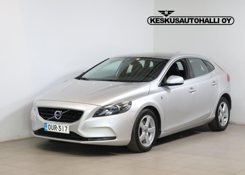 VOLVO V40 2015