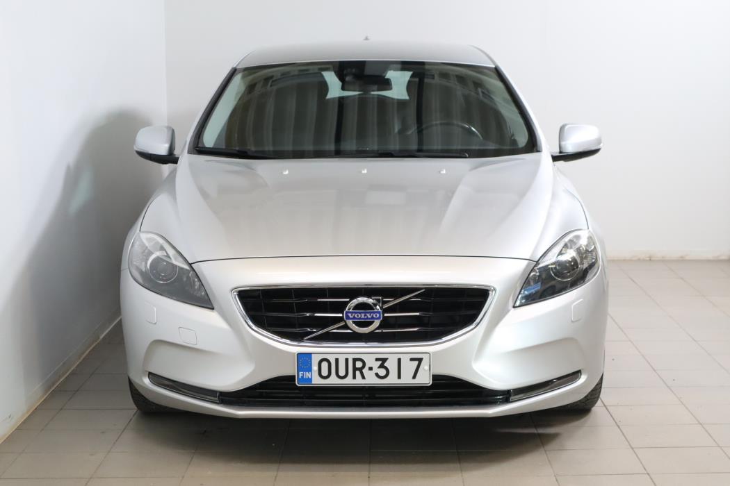 VOLVO V40 2015