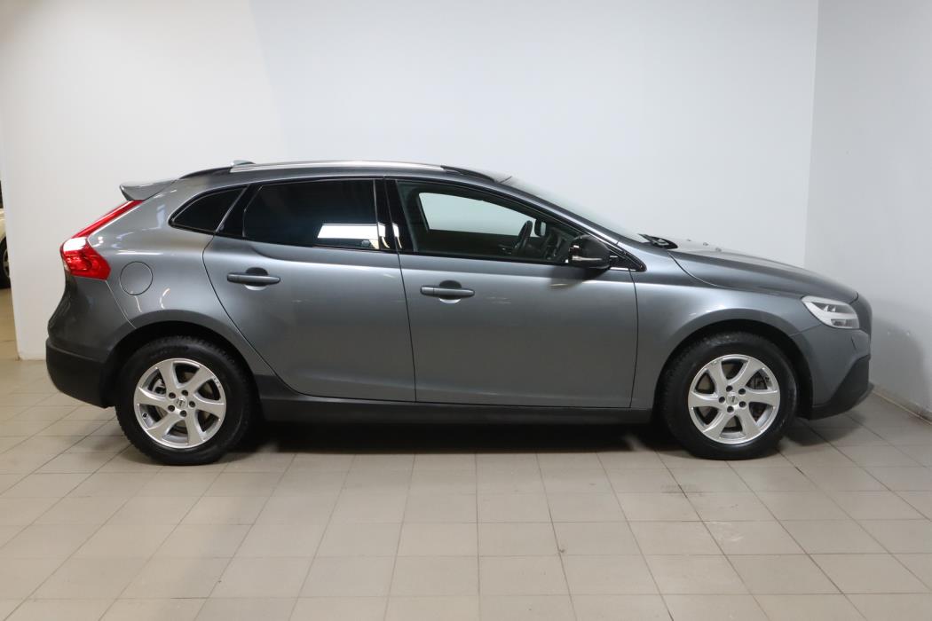 VOLVO V40 Cross Country 2017
