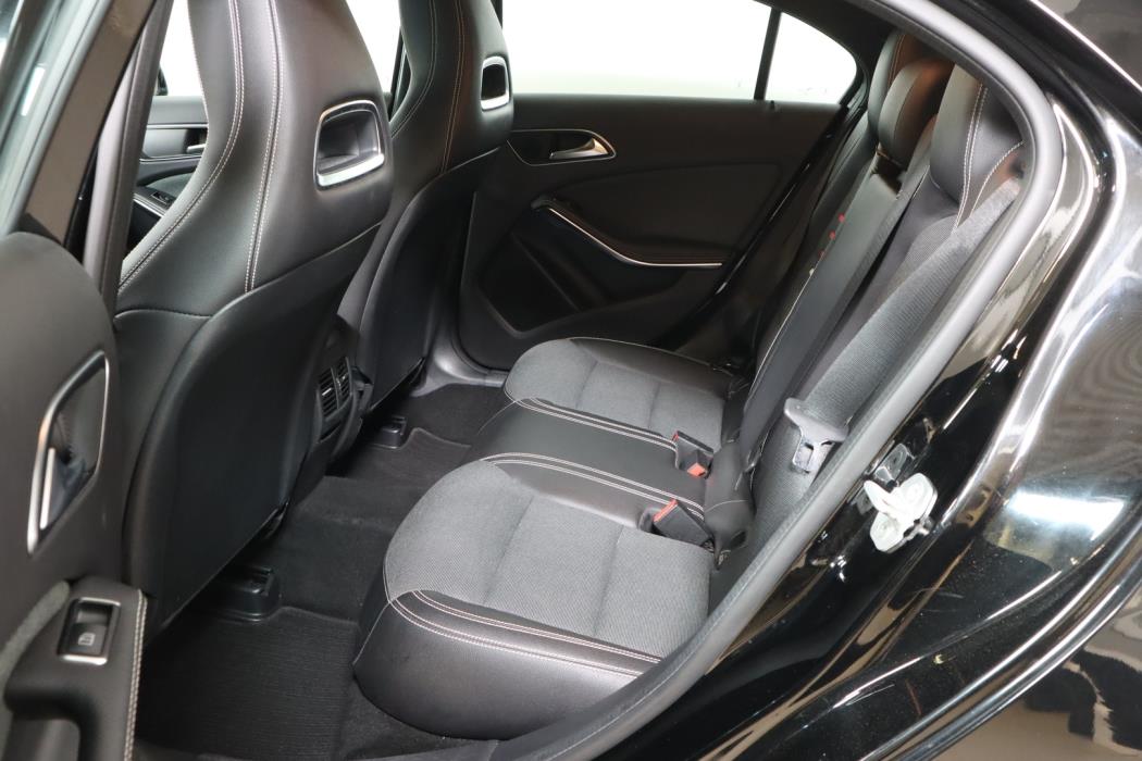 MERCEDES-BENZ A 2017