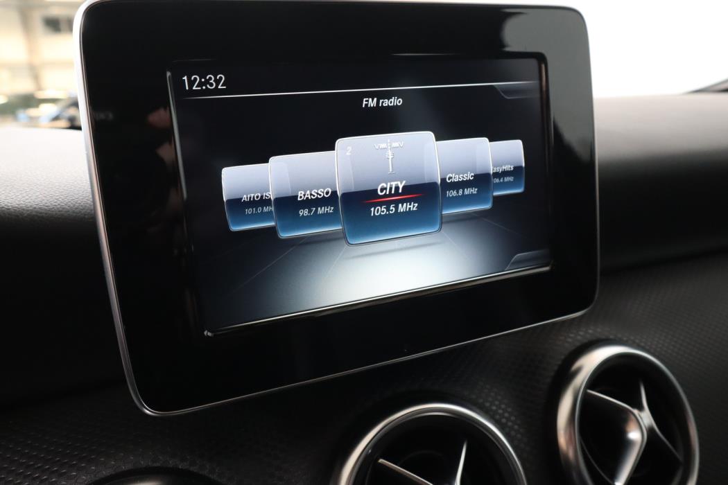 MERCEDES-BENZ A 2017