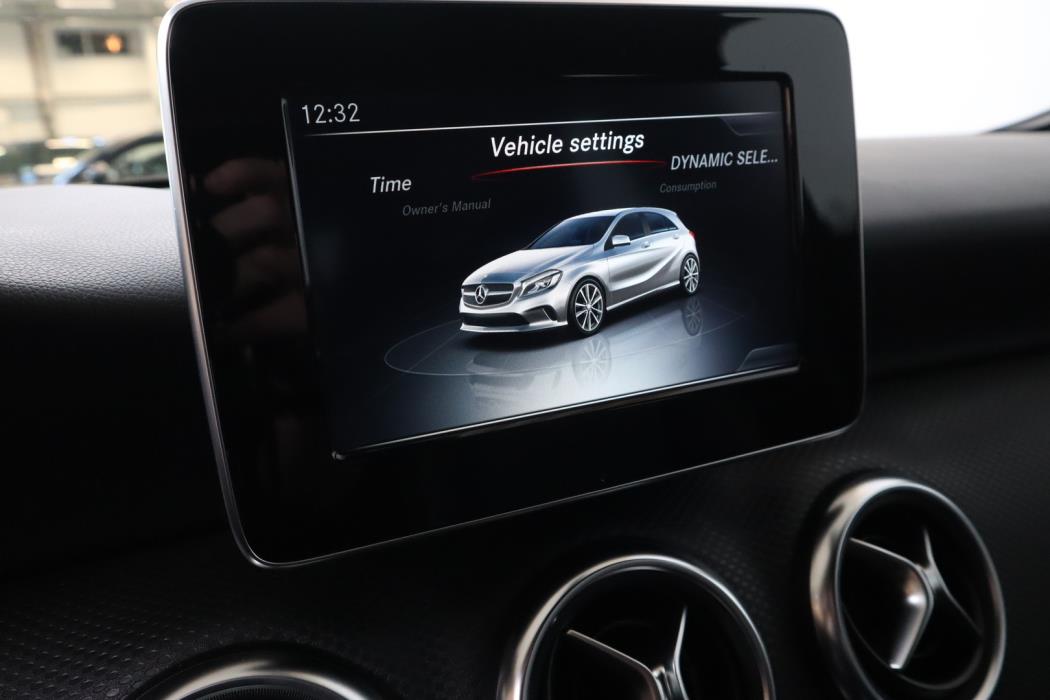 MERCEDES-BENZ A 2017