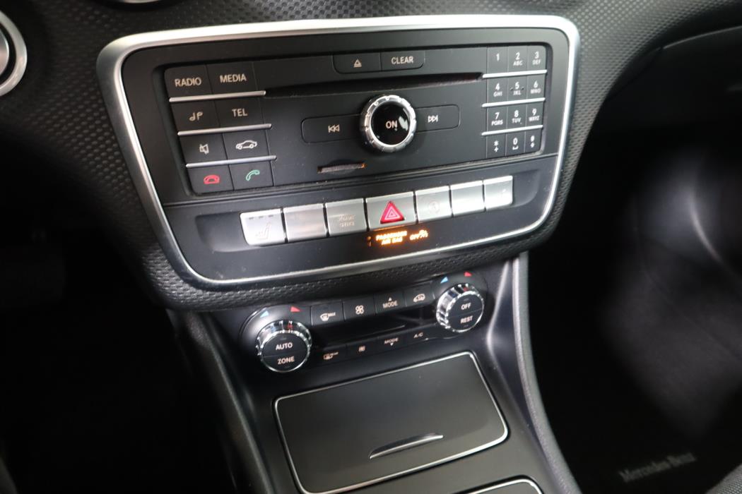 MERCEDES-BENZ A 2017