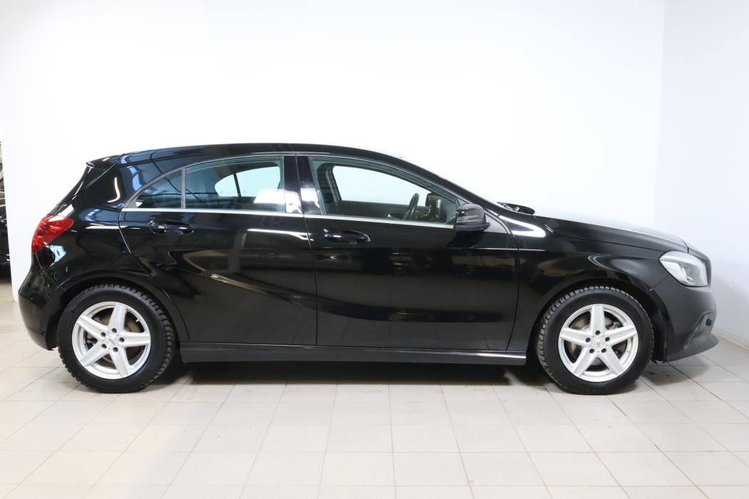 MERCEDES-BENZ A 2017