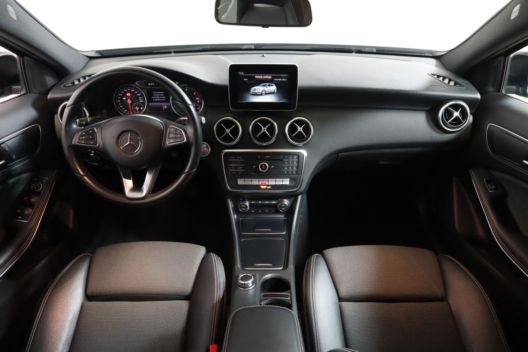 MERCEDES-BENZ A 2017