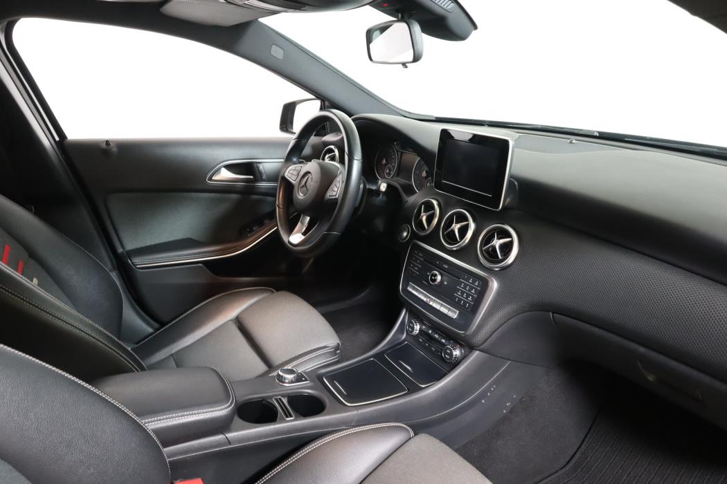 MERCEDES-BENZ A 2017
