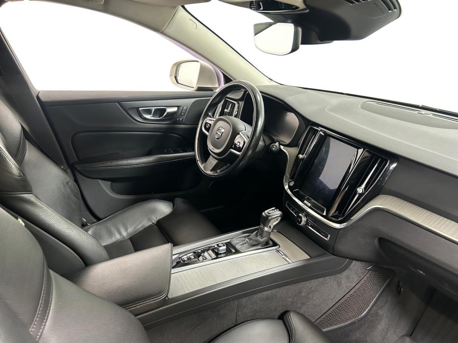 VOLVO V60 2021