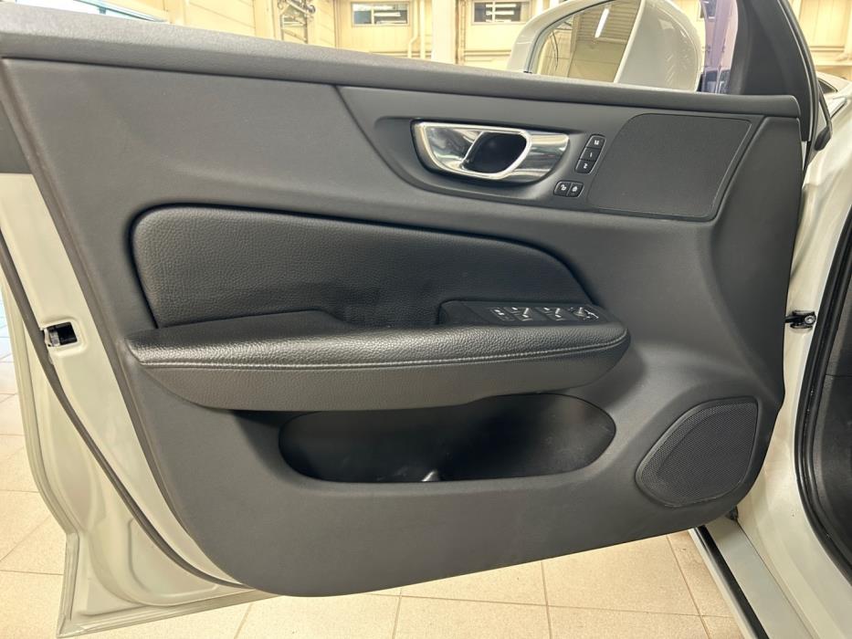 VOLVO V60 2021