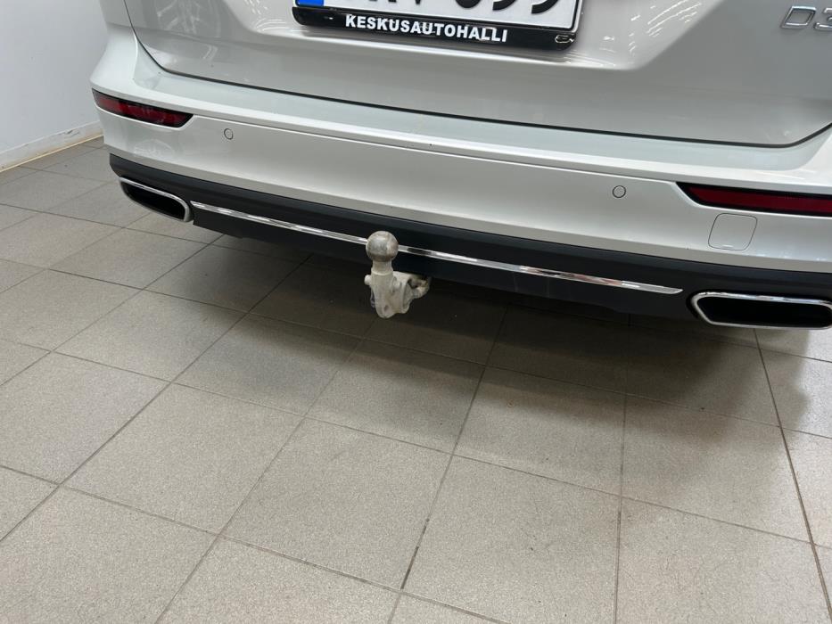 VOLVO V60 2021
