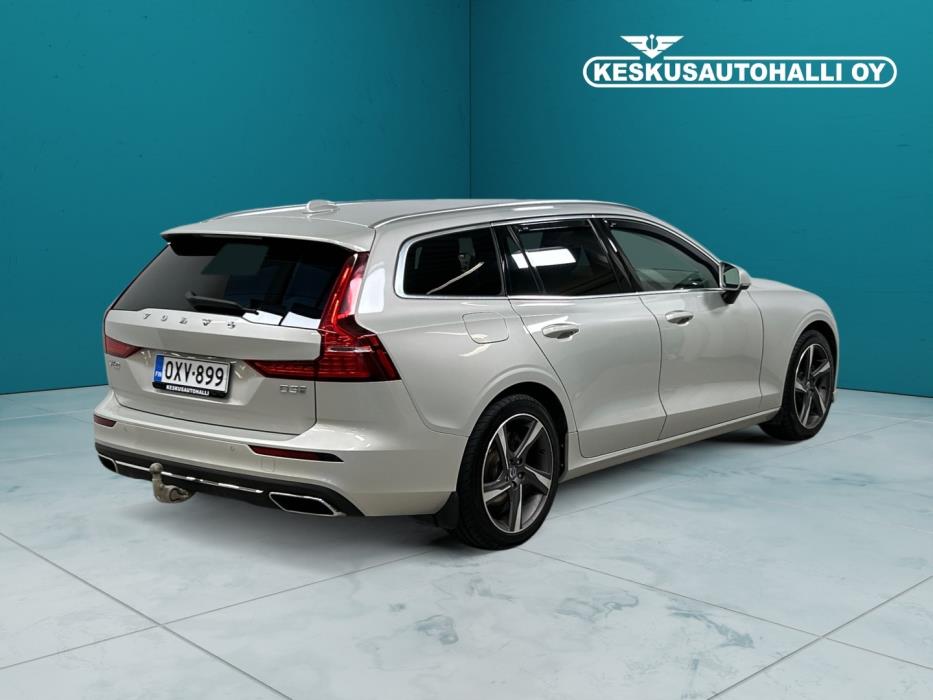 VOLVO V60 2021