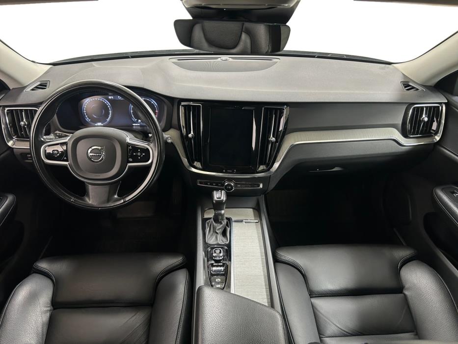 VOLVO V60 2021