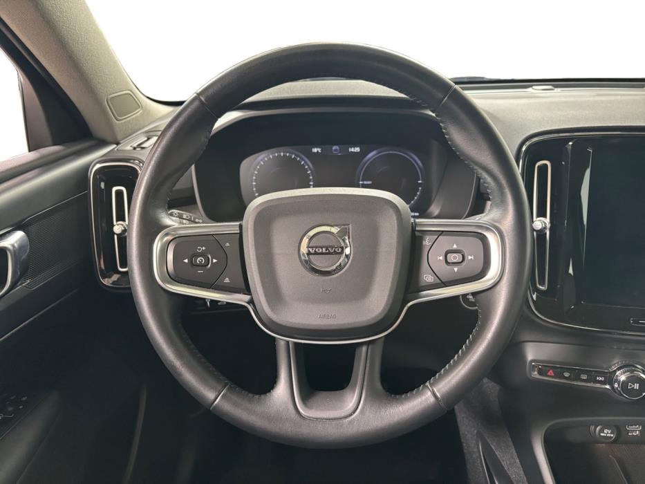 VOLVO XC40 2020