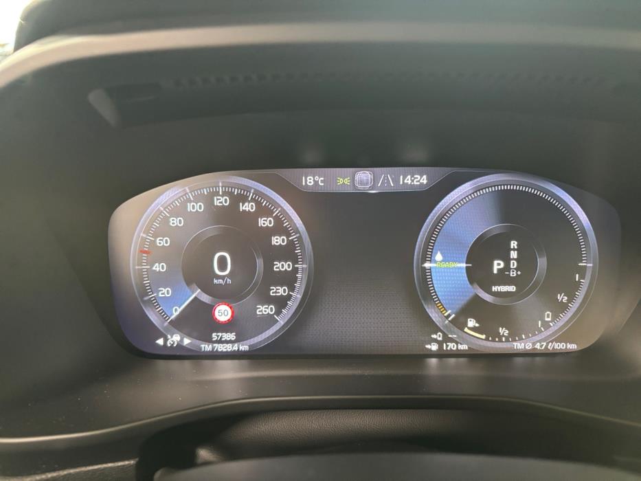 VOLVO XC40 2020