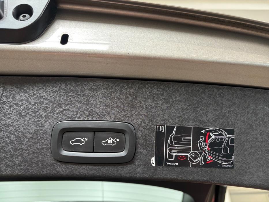 VOLVO XC40 2020