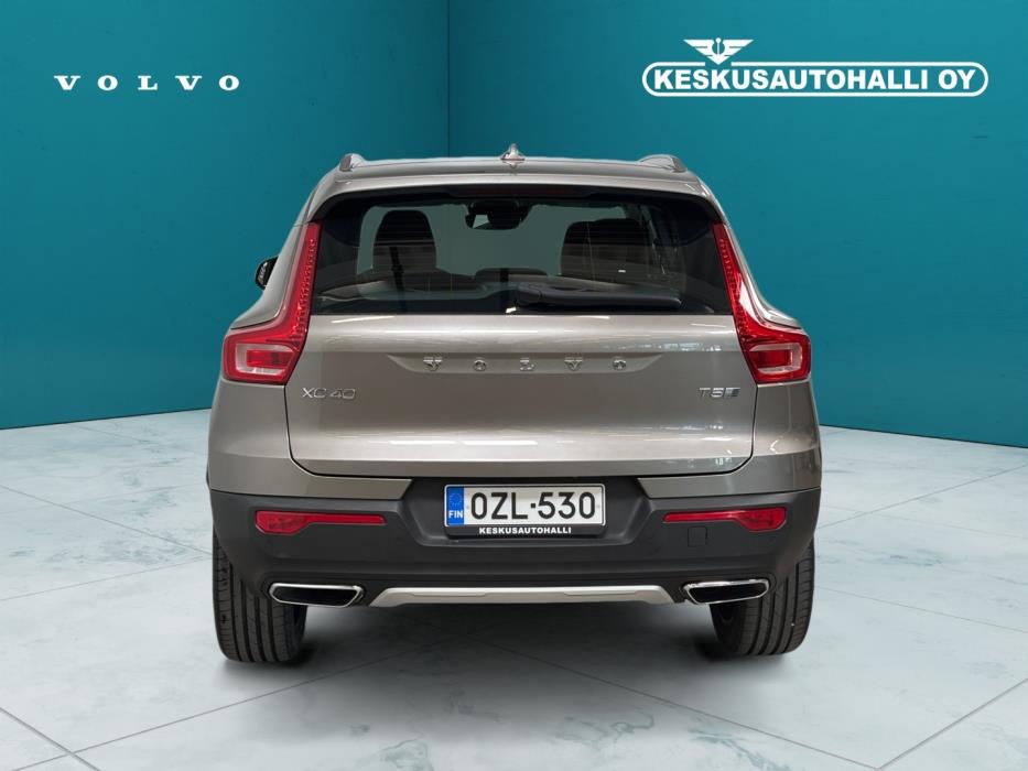 VOLVO XC40 2020