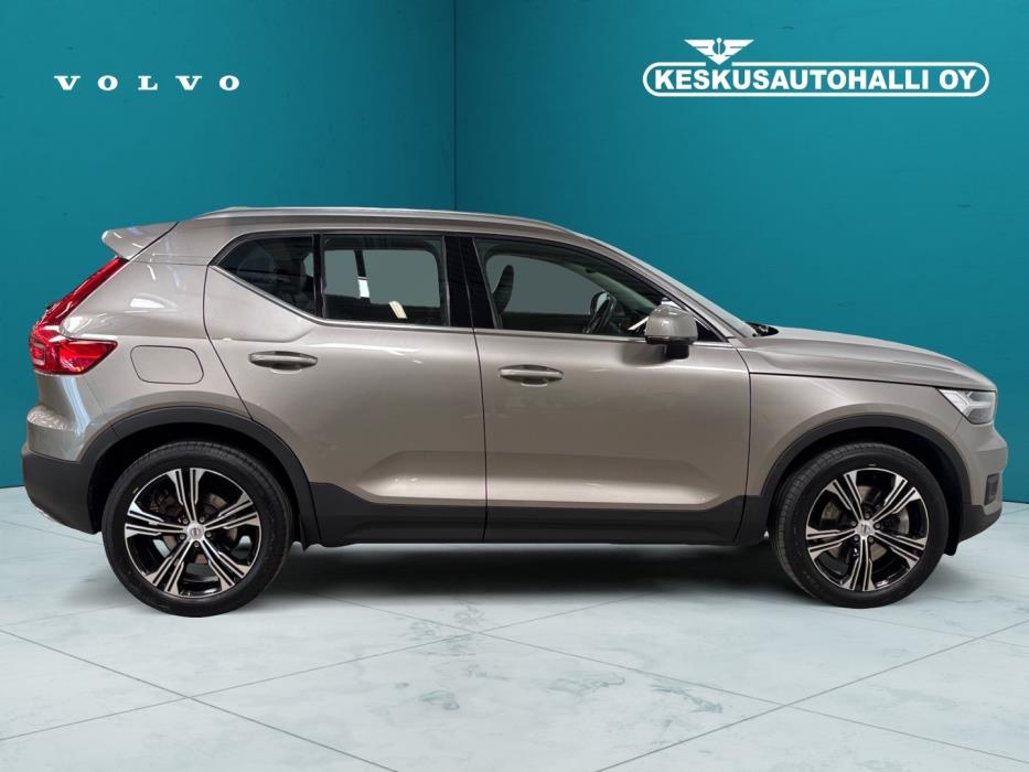 VOLVO XC40 2020
