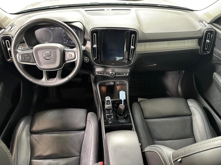 VOLVO XC40 2020