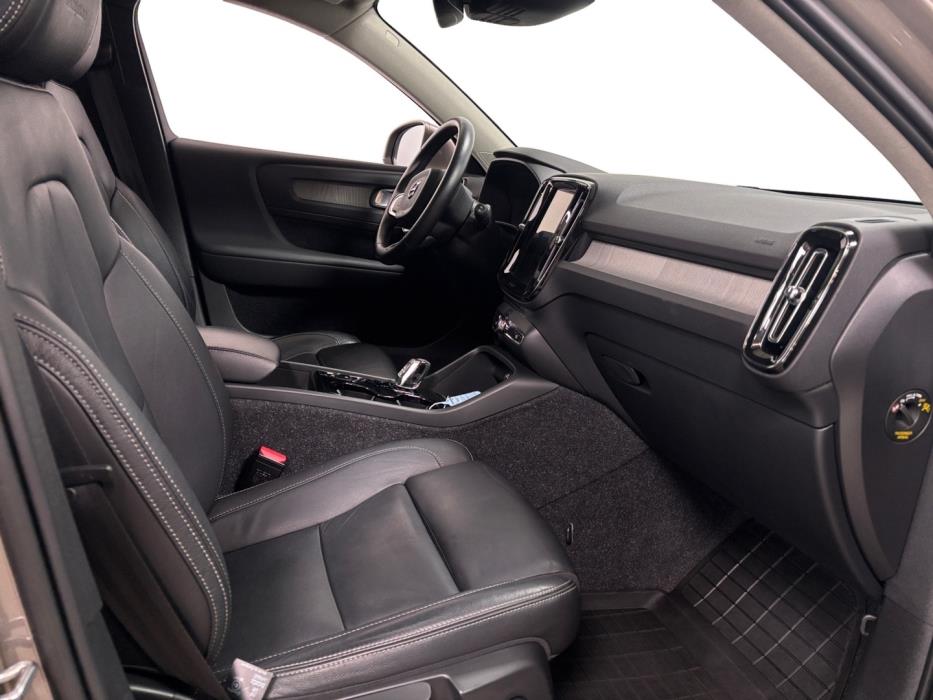 VOLVO XC40 2020