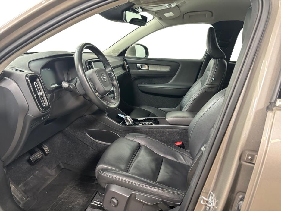 VOLVO XC40 2020