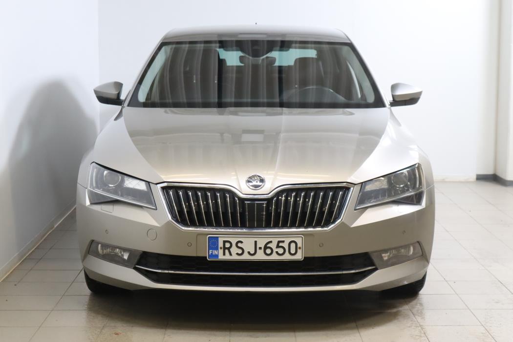 SKODA Superb 2016