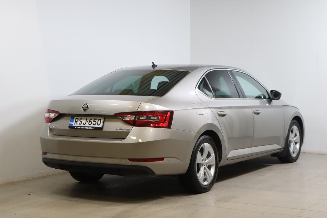 SKODA Superb 2016