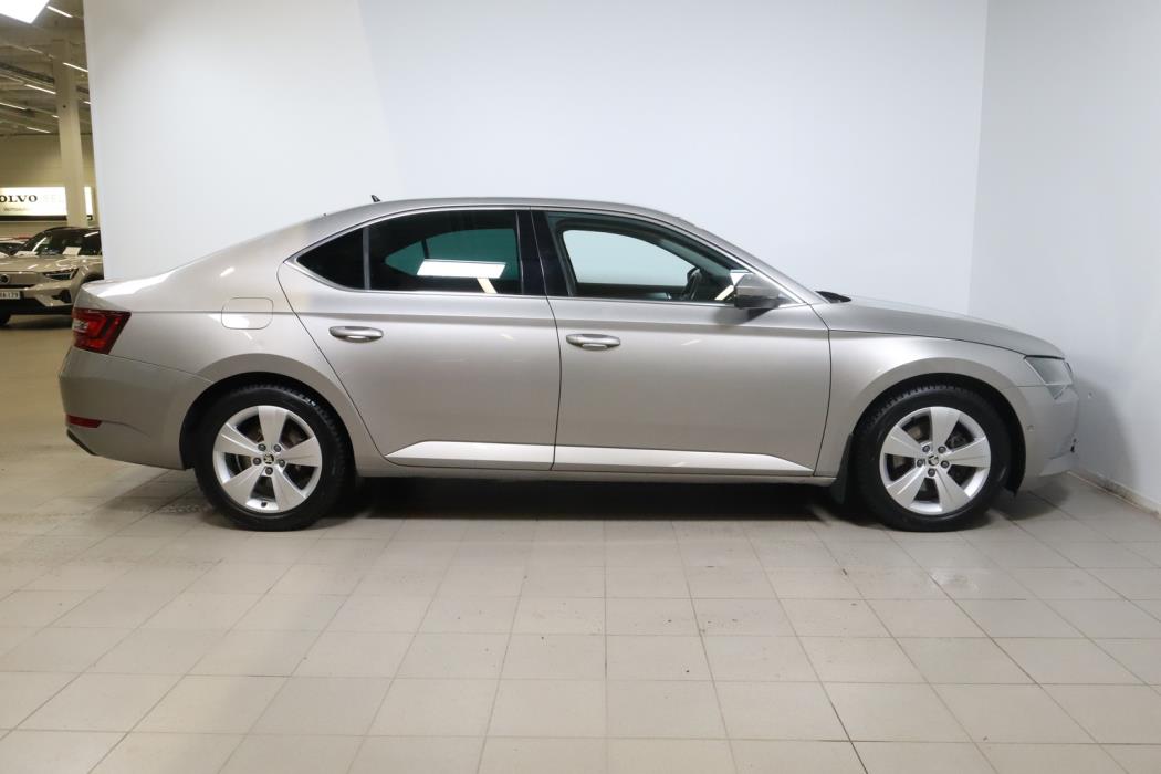 SKODA Superb 2016