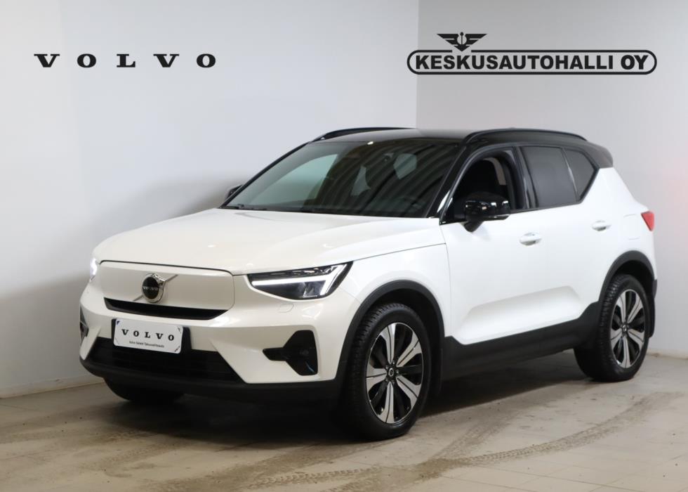 VOLVO XC40 2023