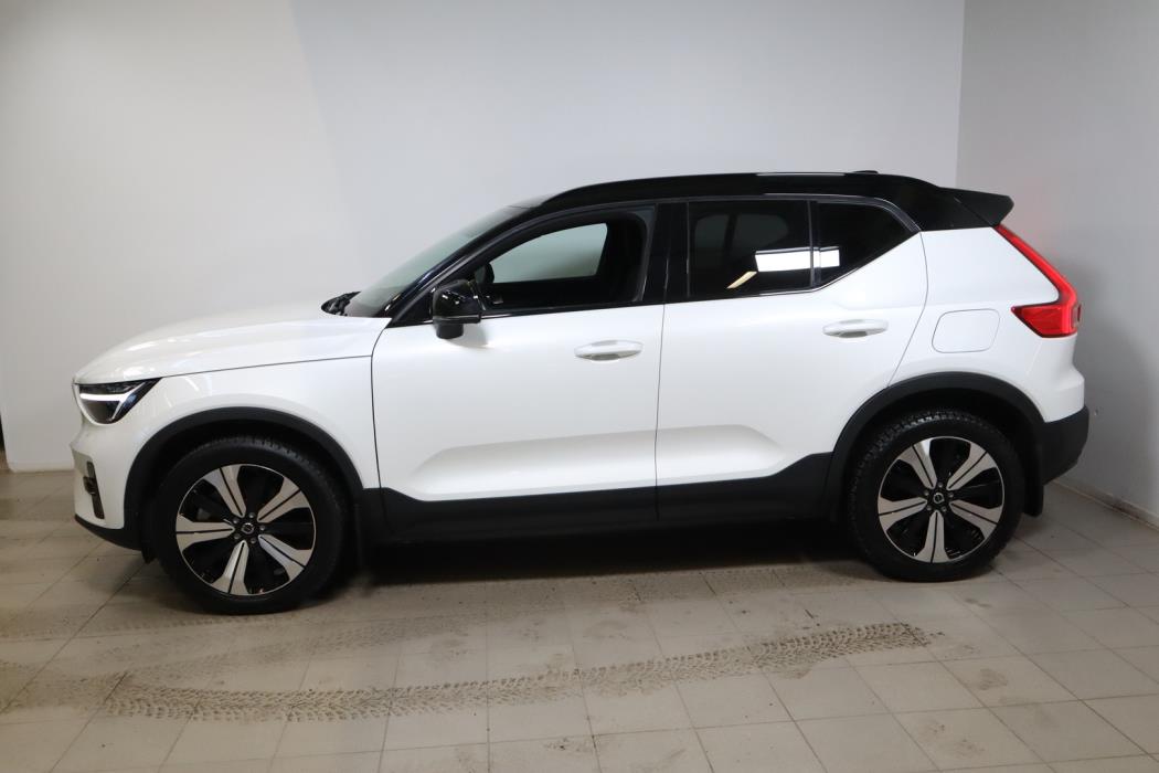 VOLVO XC40 2023