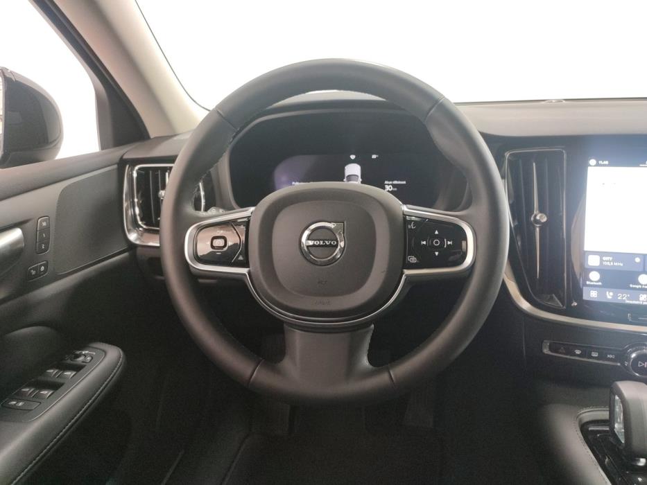 VOLVO V60 2025