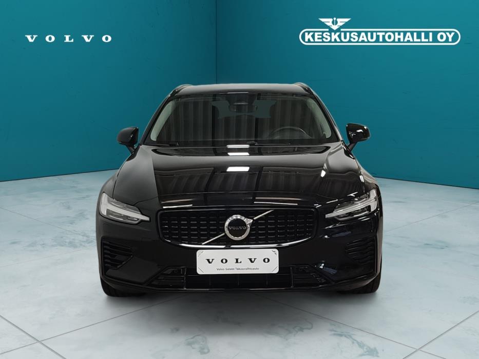 VOLVO V60 2025