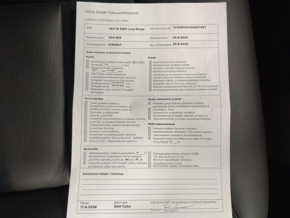 VOLVO V60 2025