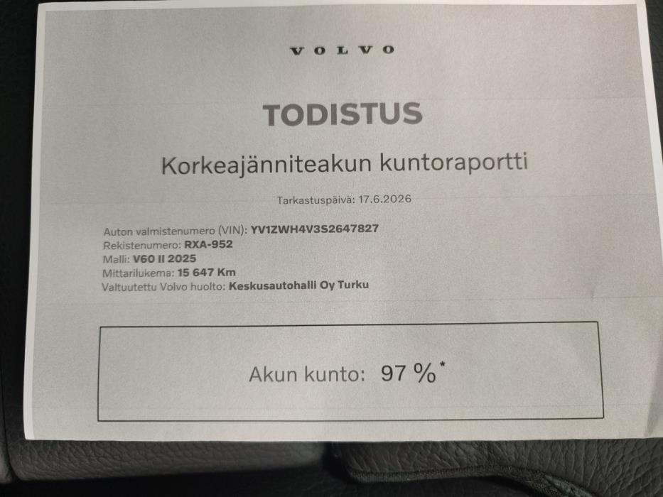 VOLVO V60 2025