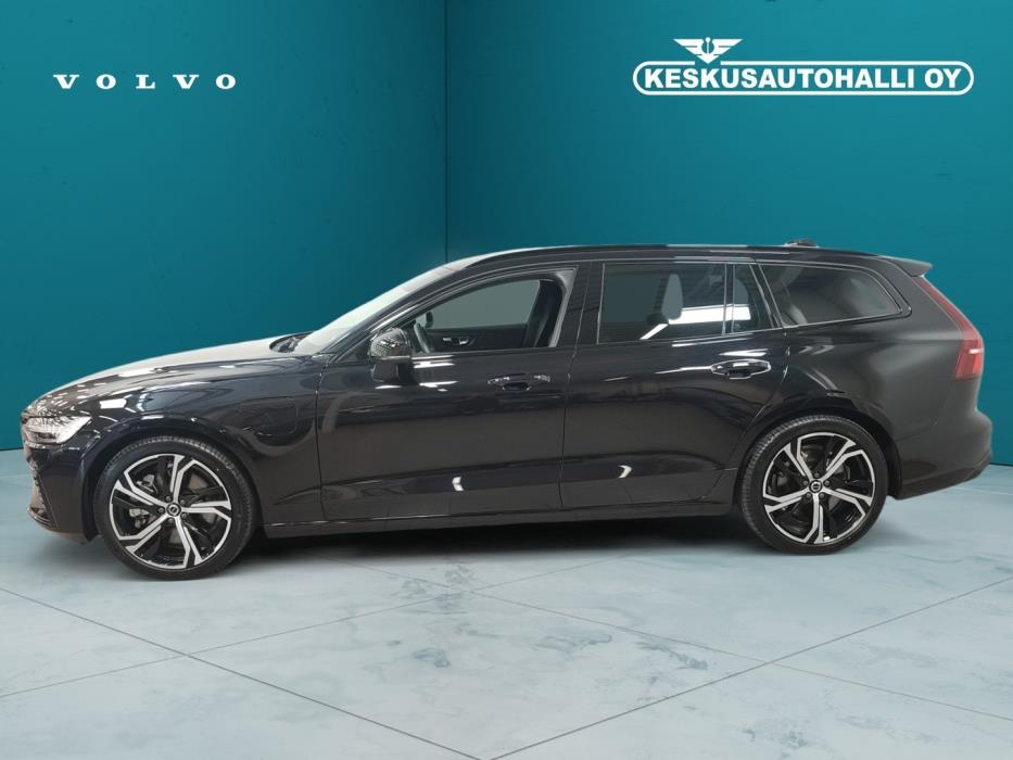 VOLVO V60 2025