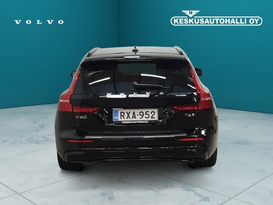 VOLVO V60 2025