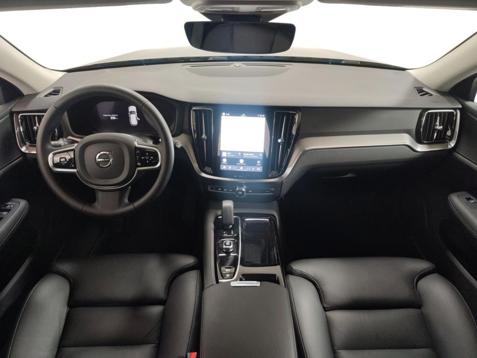 VOLVO V60 2025