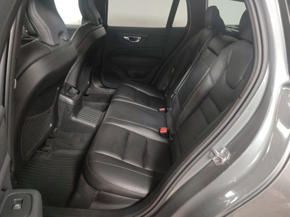 VOLVO V60 2021