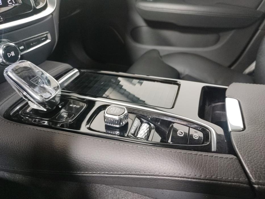 VOLVO V60 2021