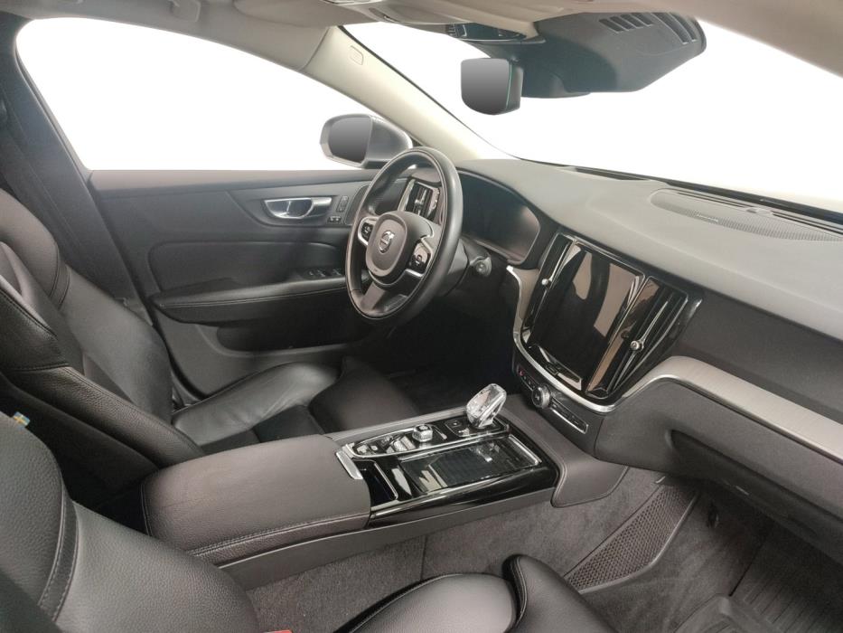 VOLVO V60 2021