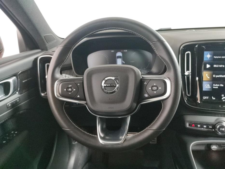VOLVO XC40 2021