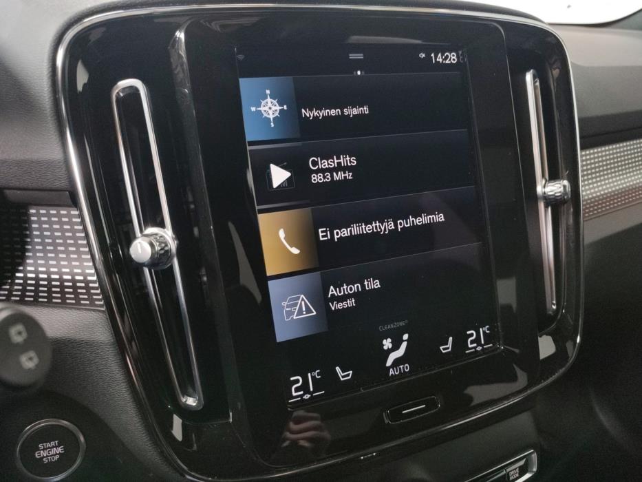 VOLVO XC40 2021