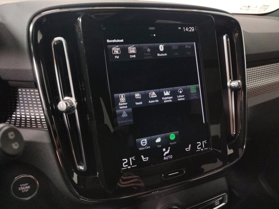 VOLVO XC40 2021