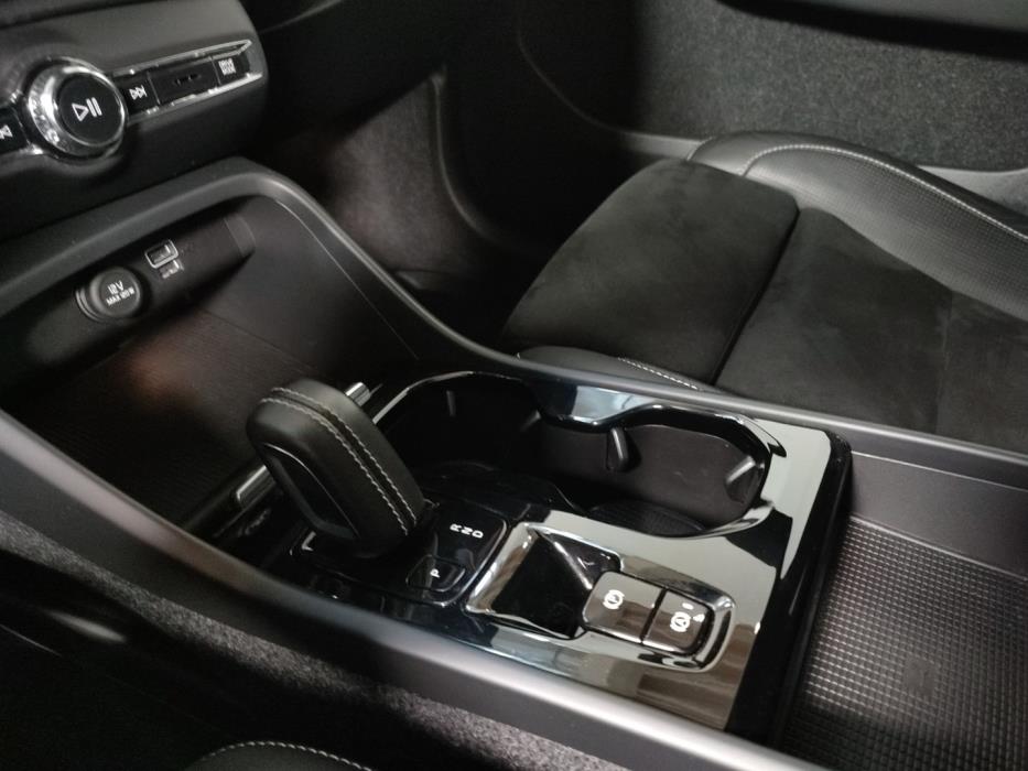 VOLVO XC40 2021