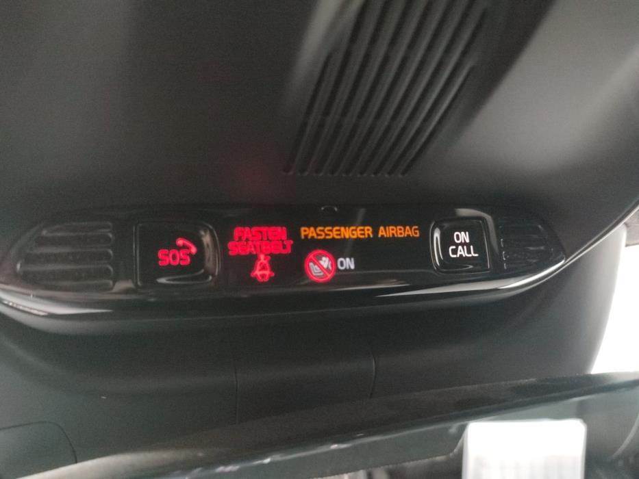 VOLVO XC40 2021